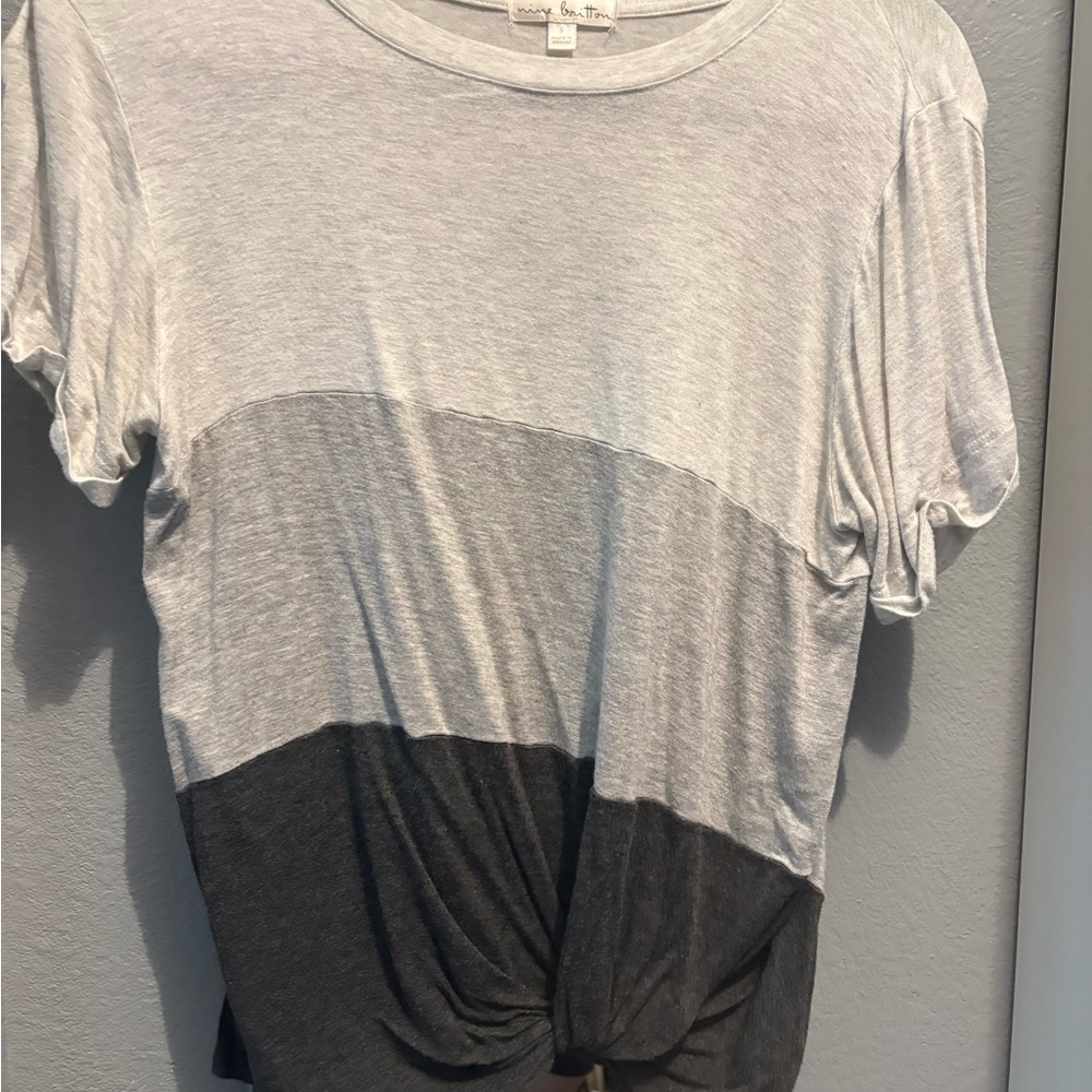 Color block twist front tee